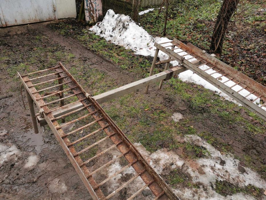 Компактна автомобільна естакада (качеля)