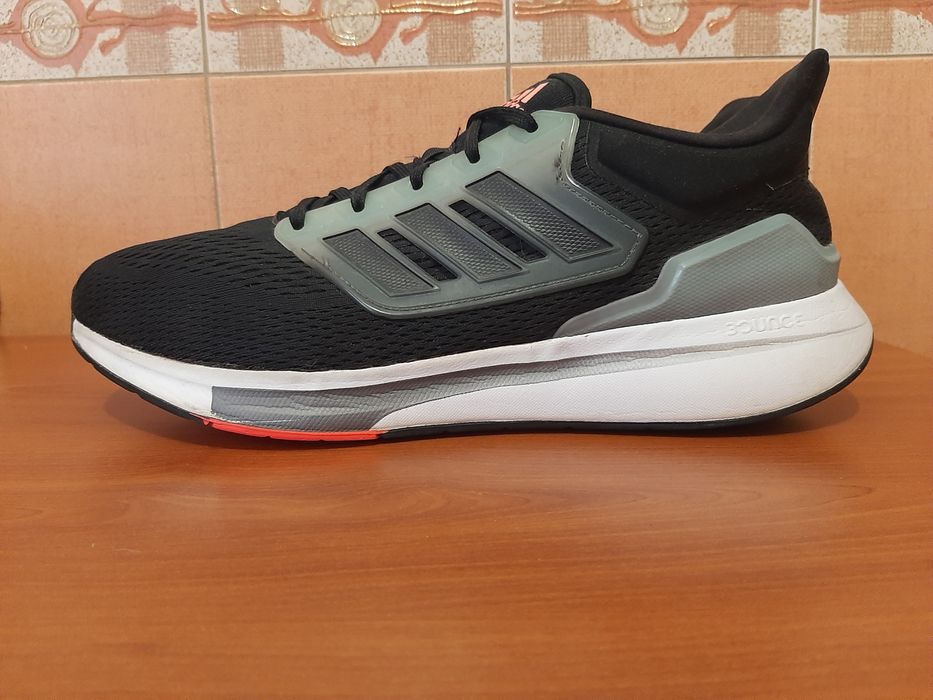 Кросівки бігові  Adidas