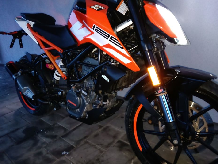 KTM Duke 125 ABS LED a1  naked faktura transport w cenie oryginał