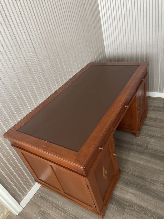 Письмовий стіл сталінських часів