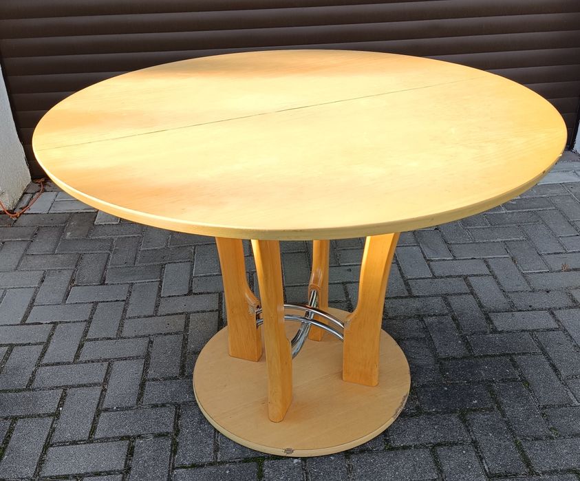 duży okrągły stół rozsuwany