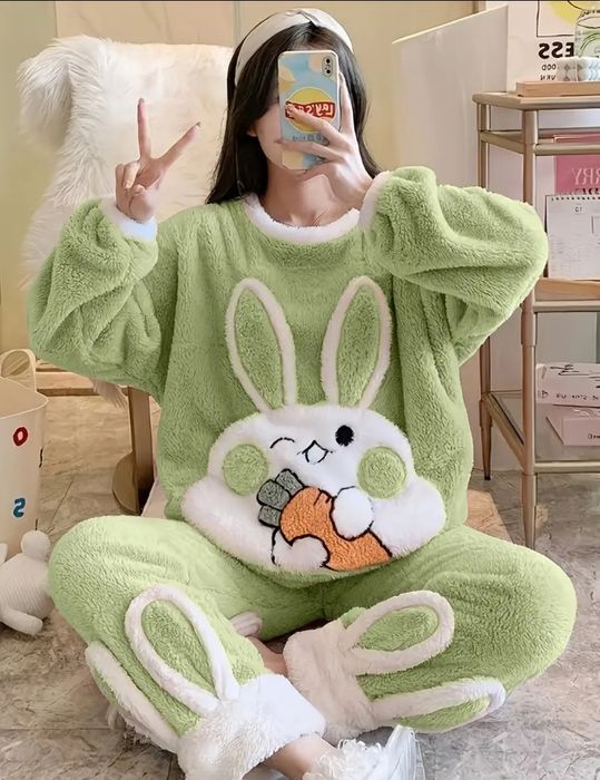 Дуже тепла , товста, зимова жіноча піжама