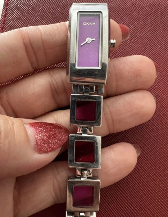 Dkny годинник часы Donna karan
Dkny годинник часы Donna karan