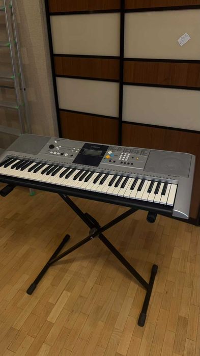 Синтезатор Yamaha PSR-E323