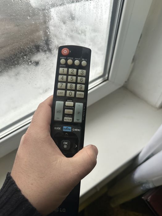 Телевізор LG 42LW4500