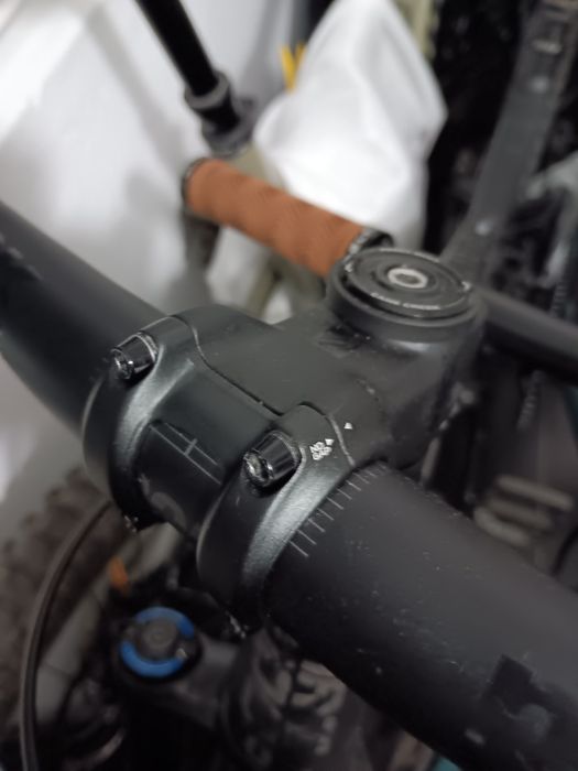 Avanço BTT SIXPACK Racing Vertic Stem