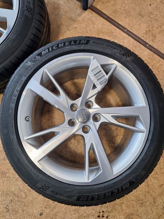 Nowe Alufelgi Koła Audi A8 D5  255 45 r19