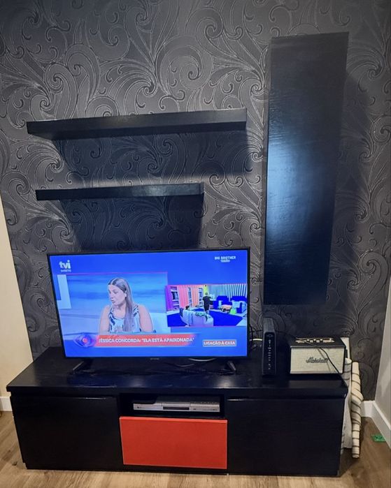 Movel da sala incluido as estantes
