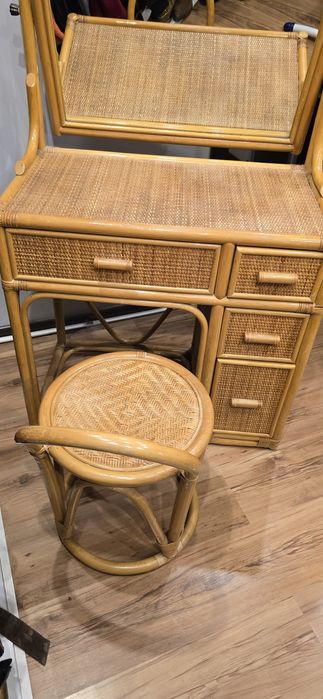 Toaletka z lustrem i krzesełkiem  ratanowa