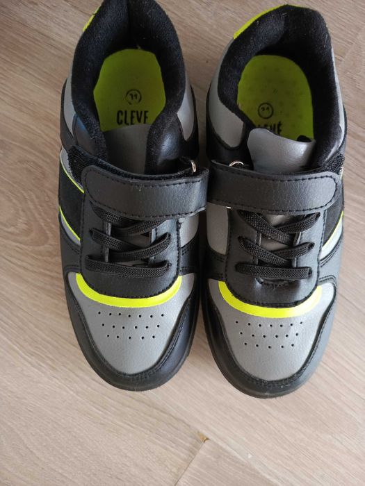 Sprzedam buty chłopięce