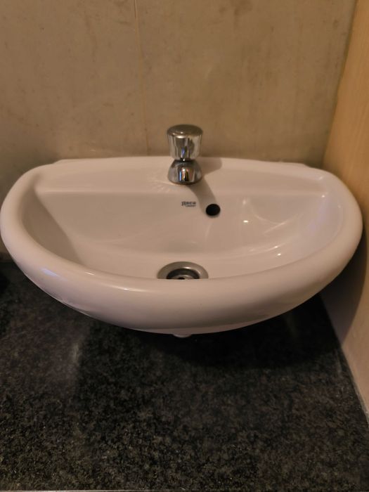 Lavatório Roca usado