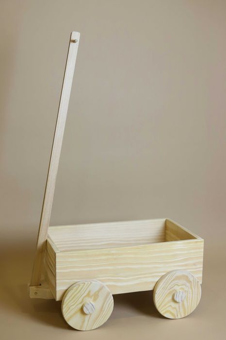 Carrinho de madeira