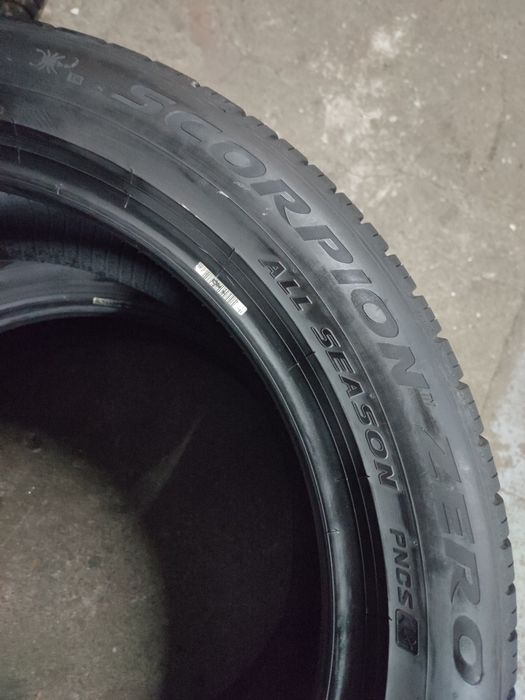 Pneus 235/50r20 Pirelli Scorpion Zero All Season com 90% piso