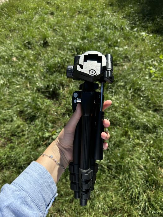 Штатив для камери