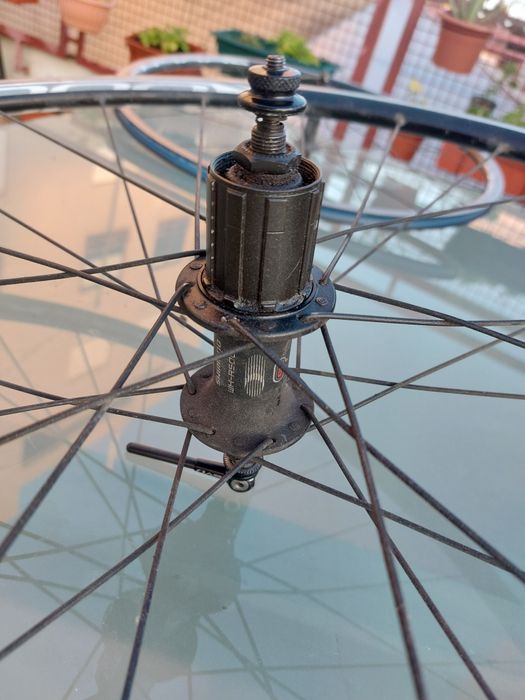 Rodas Shimano R500 com aperto rápido Estrada