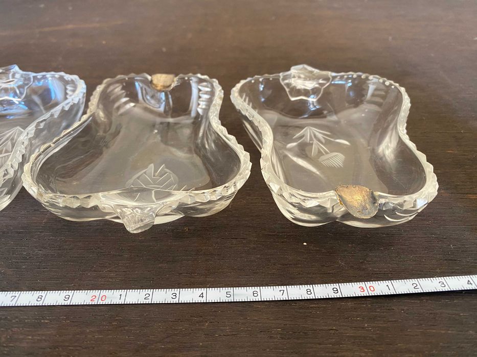 Cinzeiros (quatro) em forma de pêra