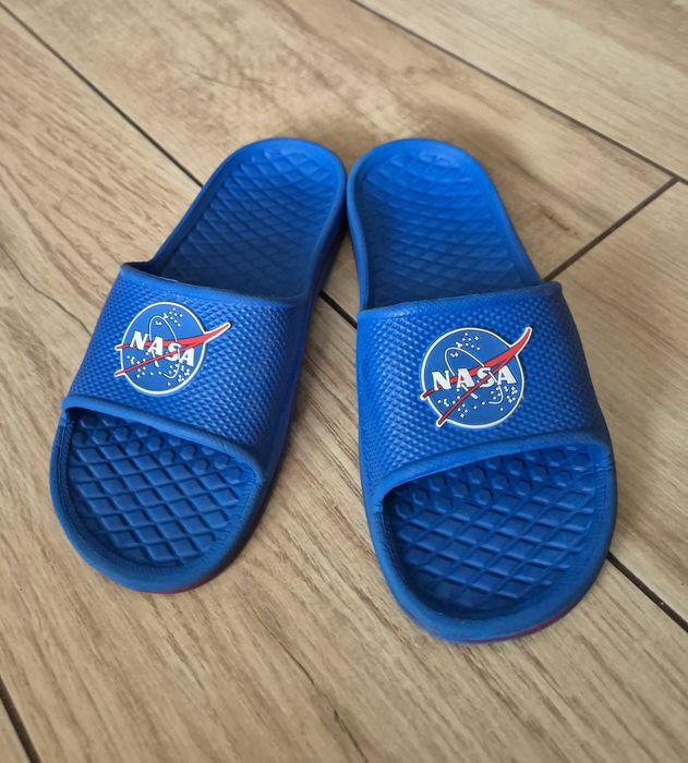 Klapki dziecięce 29/30 NASA stan bardzo dobry