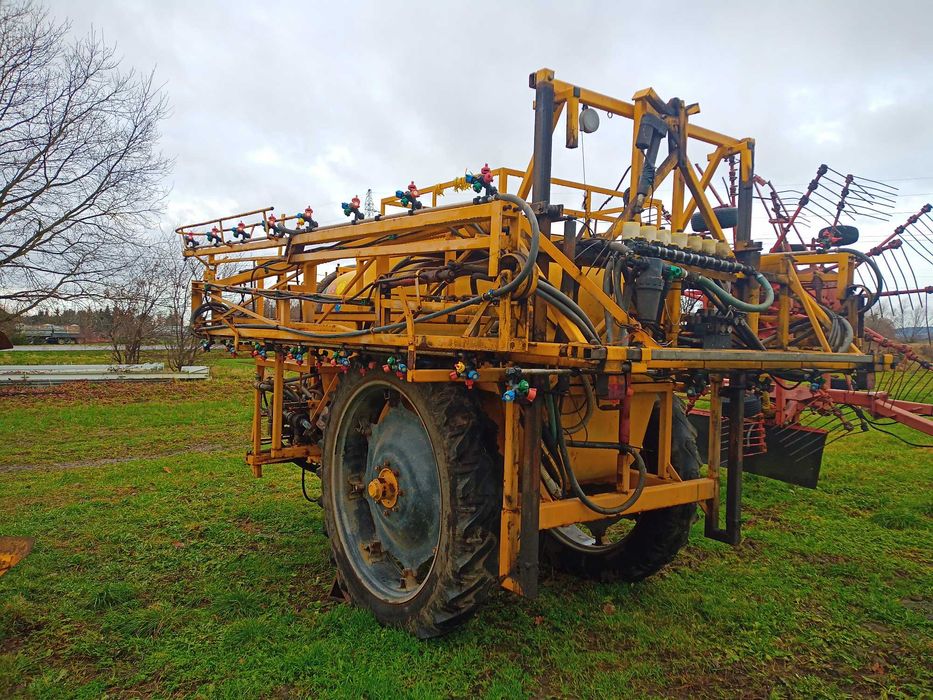 Opryskiwacz ciągany Dubex 3200l