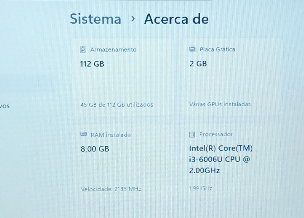 Portátil Lenovo / 8GB RAM / SSD 128GB / Gráfica dedicada