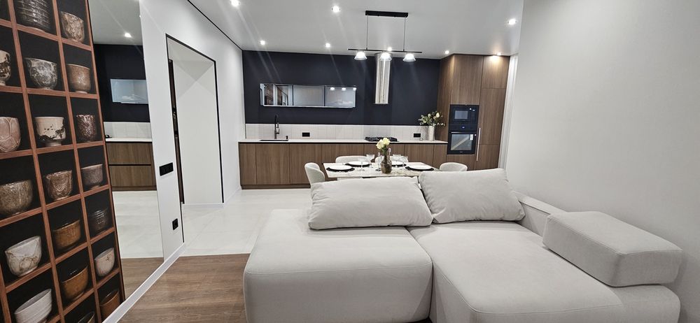 Продаж квартири з дизайнерським ремонтом Виставка