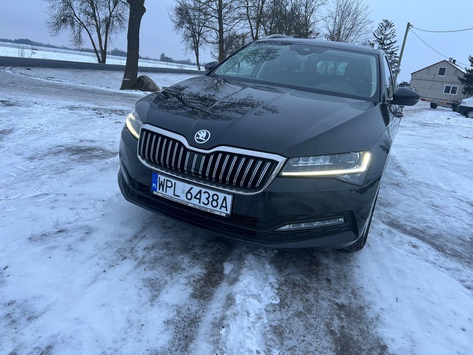 Skoda Superb Superb 2,0 TSi 190 koni, DSG, niski przebieg.