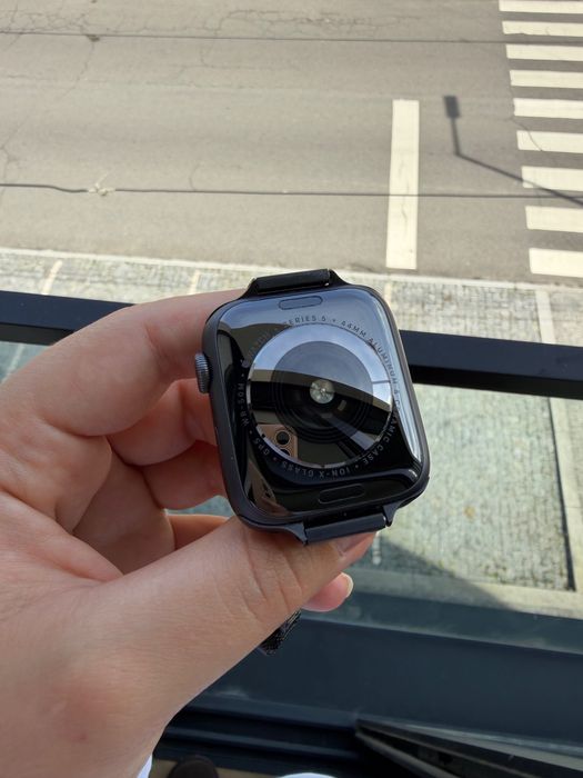 Apple Watch Series 5 44mm Alumínio e cerâmica