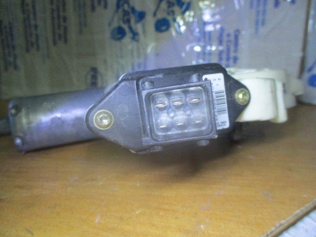Motor vidro trás esquerdo TOYOTA Corolla Sedan (_E15_)