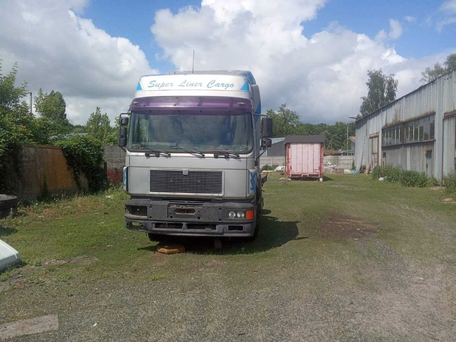 Ман 19403 командор