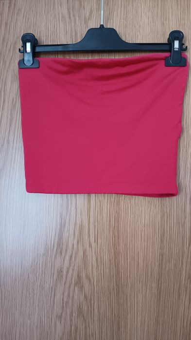 Top vermelho de menina