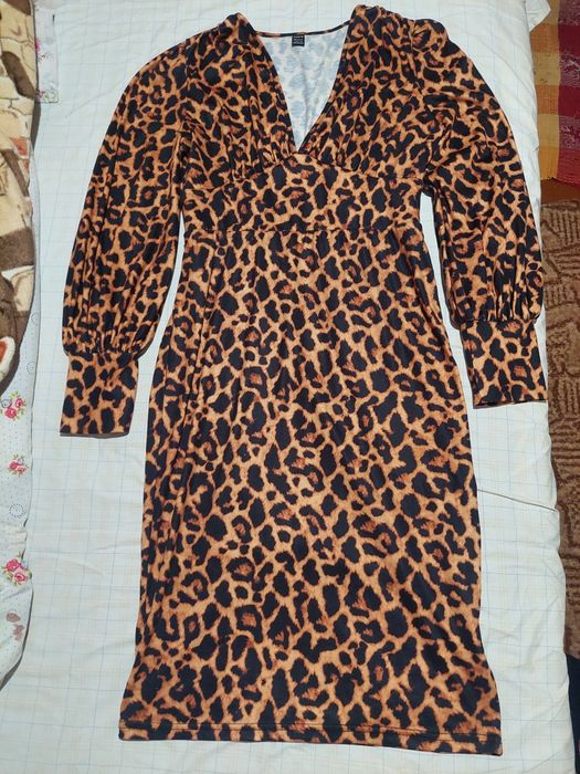 Платье леопардовое 48 р