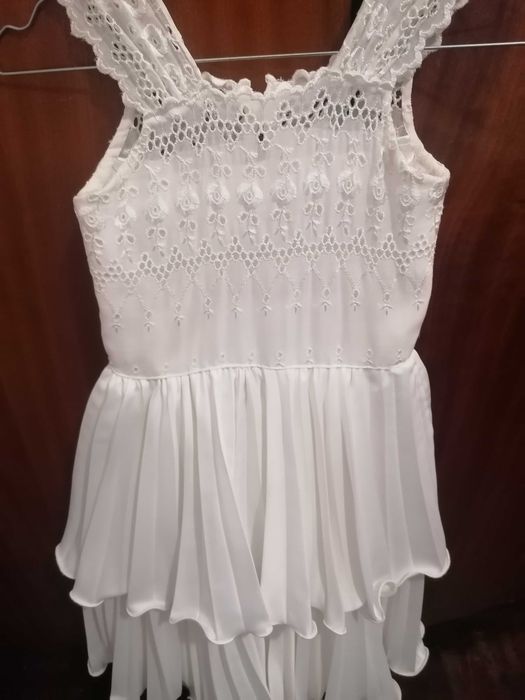 Vestido branco de cerimónia para menina