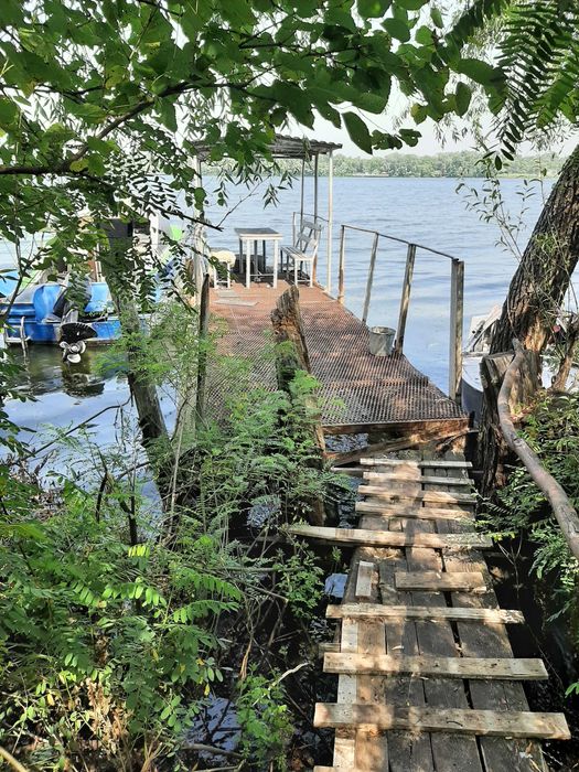 Сдам 2-3й этажи в доме в Соловьиной роще возле воды. Без мебели