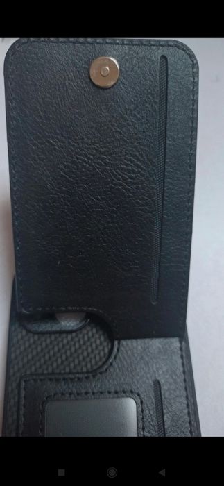 Etui karbonowe do iPhone 13. Z miejscem na dokumenty. Nowe