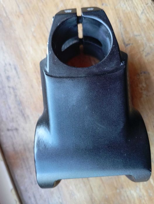 Avanço Syncros XC 2.0 50 MM + suporte GPS syncros