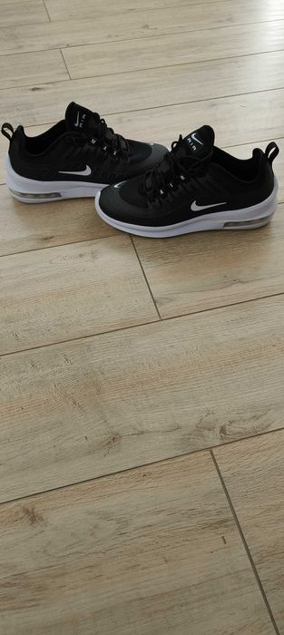 Nike Air Max Axis