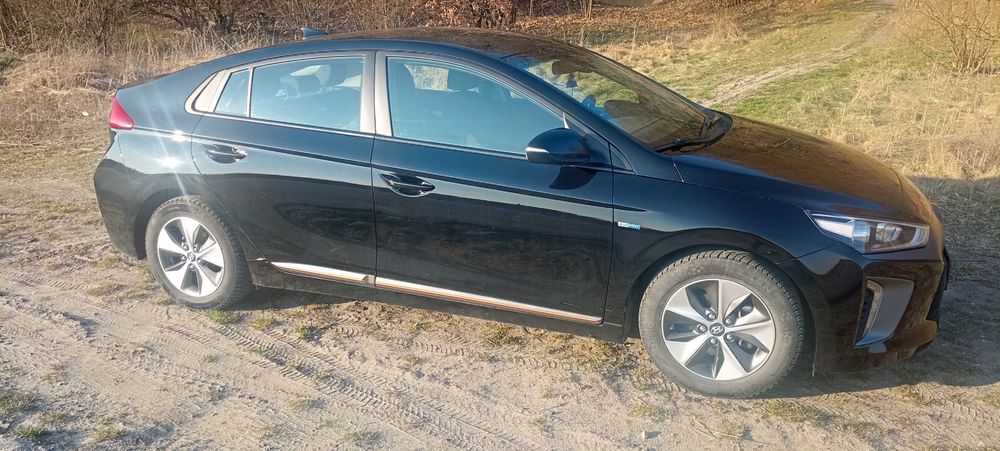 Продаж електромобіля