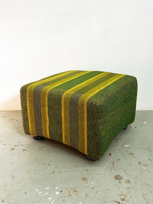 Poltrona com repousa pés midcentury