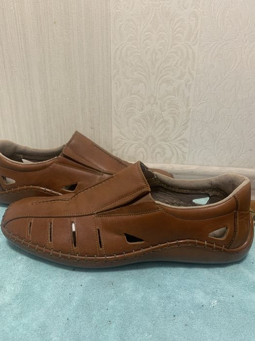 Продам мужские кожаные туфли 43 размер