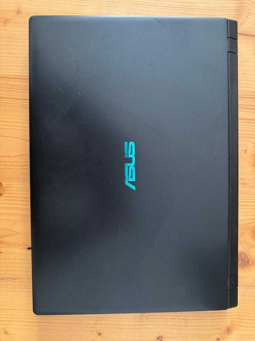 PORTÁTIL ASUS A560U 15.6" Full HD | i5-8250U | 8GB RAM | Gráfica 4GB | Caixa Original