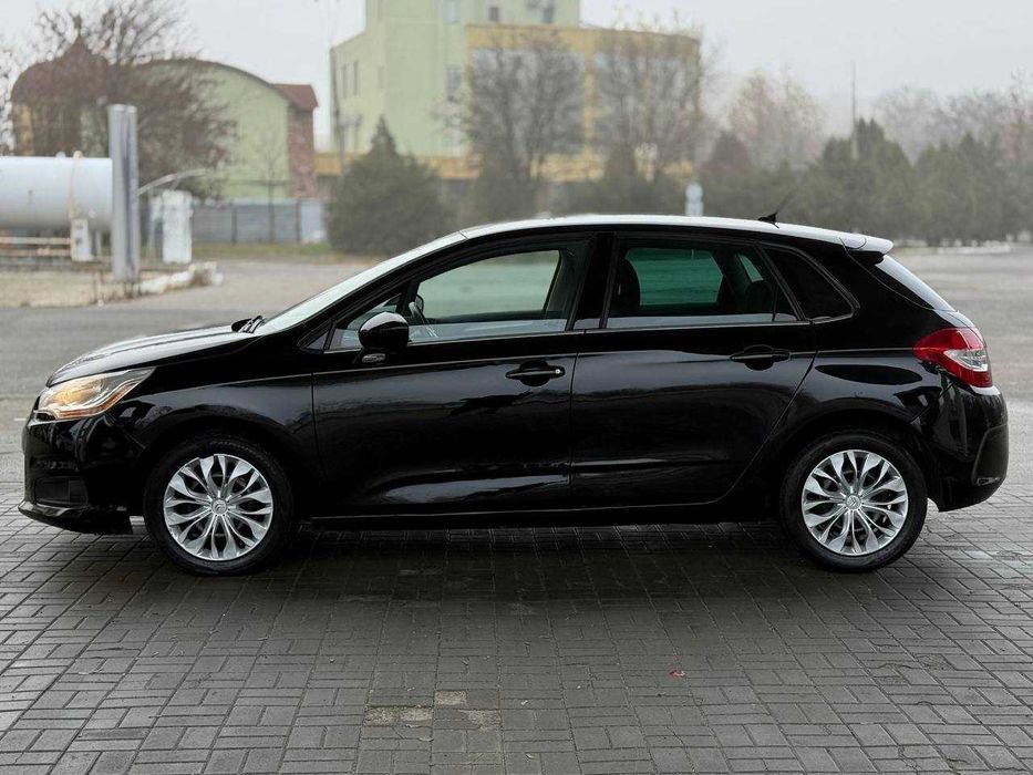Citroen C4 Official 2011