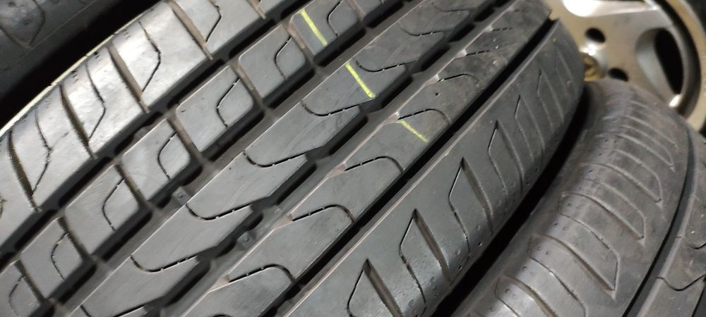 Pneus 205/40/18 runflat semi novos