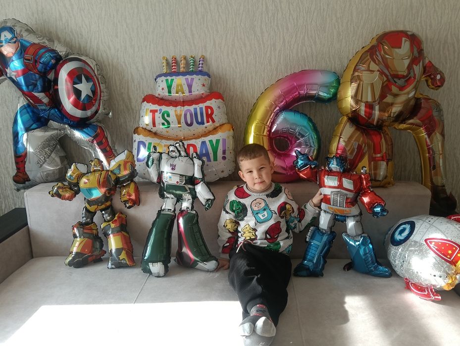 Повітряні кульки,6 років, тоботи,фотозона