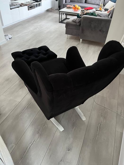 Fotel uszak bujany z podnóżkiem