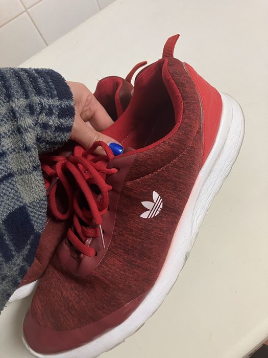 Tenis Adidas vermelhos 43 extra leves