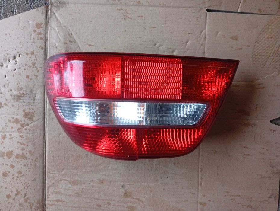 farolim tras drt volvo s40