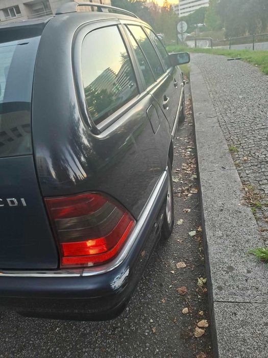 Mercedes-Benz C 220 CDI Station (W202) – 1999 | Mecânica Cuidada e Fiável