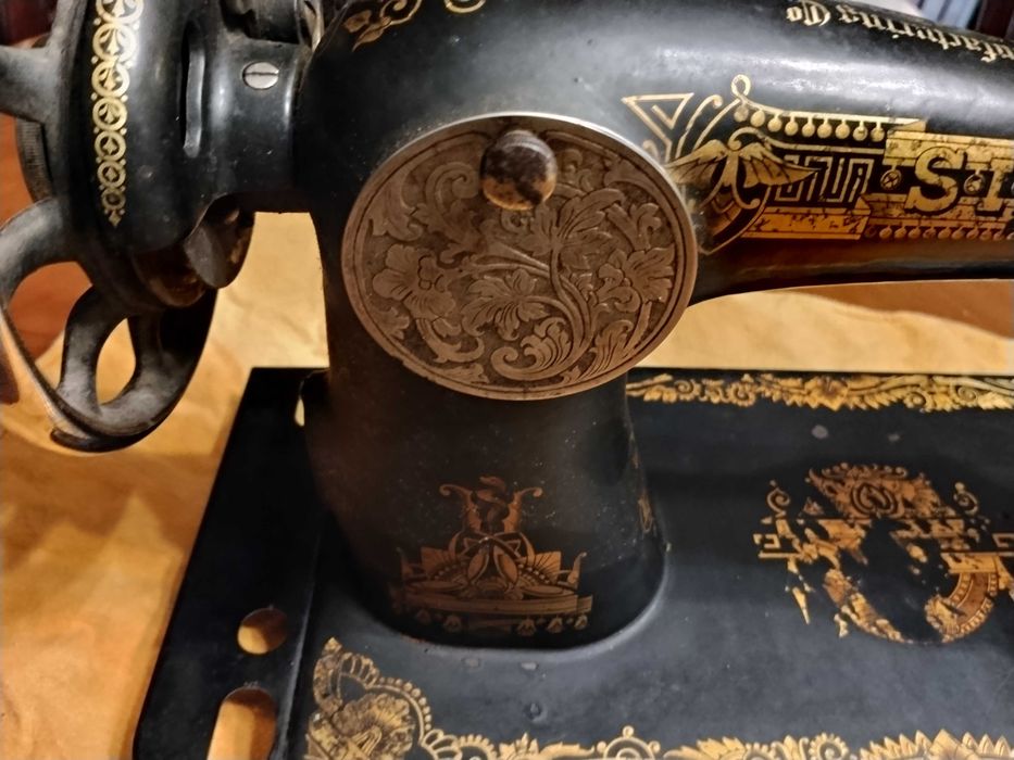 Máquina de costura Singer Sphinx dourada de 1905