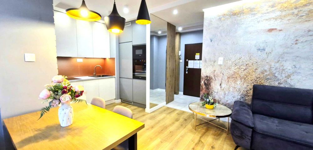 Apartament BLUE CASCADE Dobrego Pasterza, śródmieście, free parking, AQUAPARK. max 4 osoby