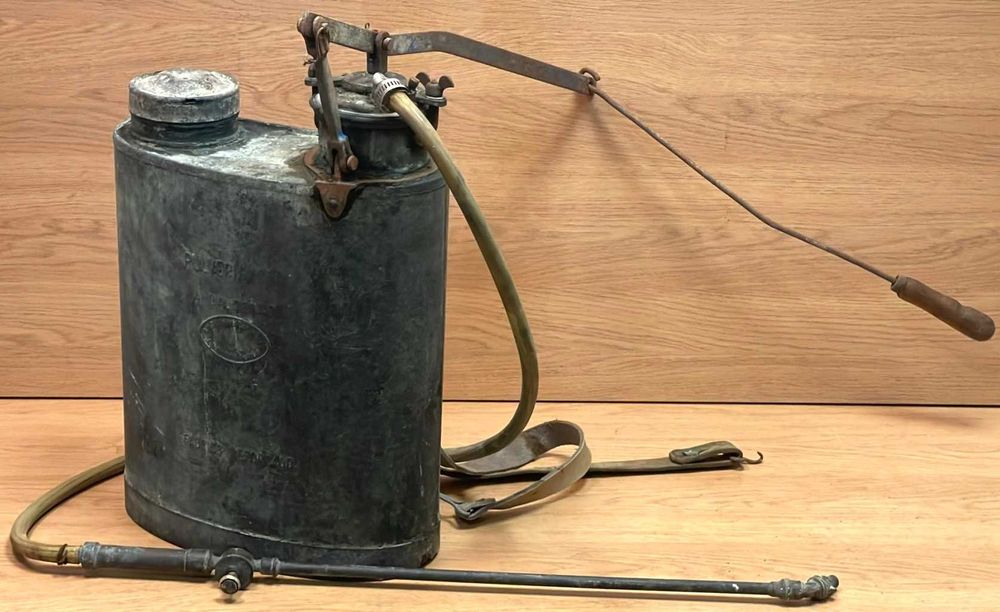 Pulverizador antigo, sulfatador em cobre