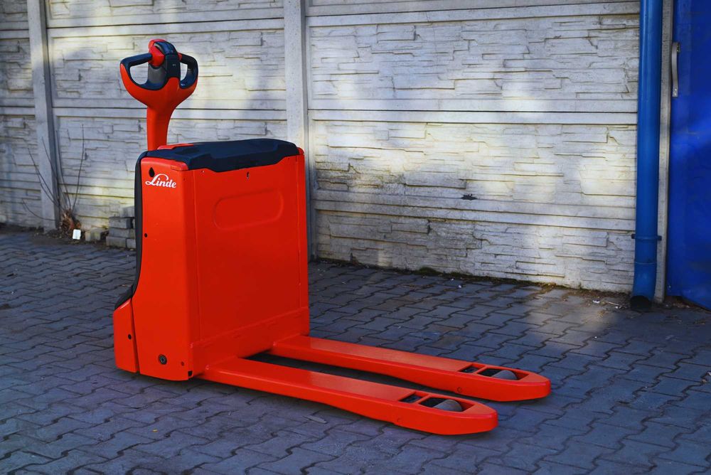 Paleciak elektryczny Linde T16 1600kg 2021 rok 230mth Li-ion FHP 478